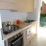 With Outdoor Patio And Fireplace Апартаменти Бібіоне
