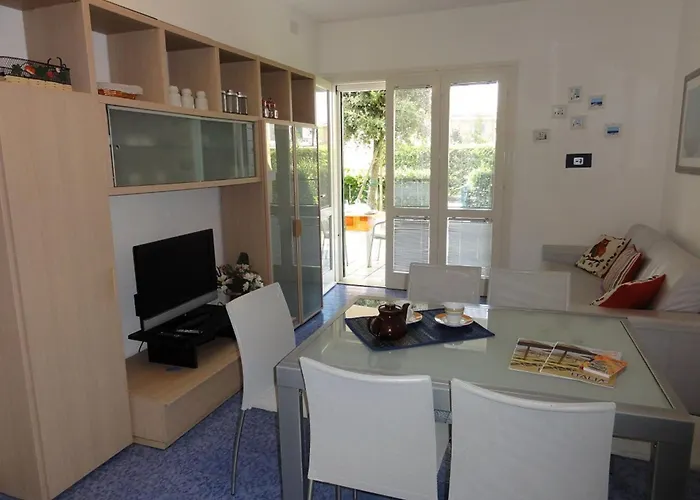 Appartement With Outdoor Patio And Fireplace Bibione