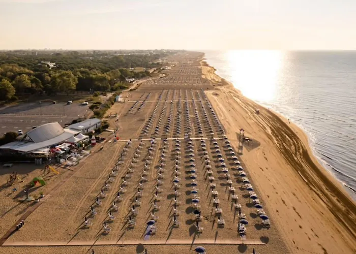 Appartement With Outdoor Patio And Fireplace