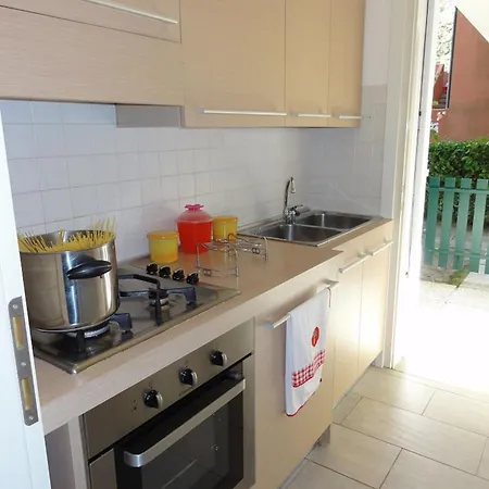 With Outdoor Patio And Fireplace Appartamento Bibione