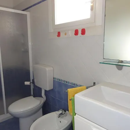 Apartment With Outdoor Patio And Fireplace