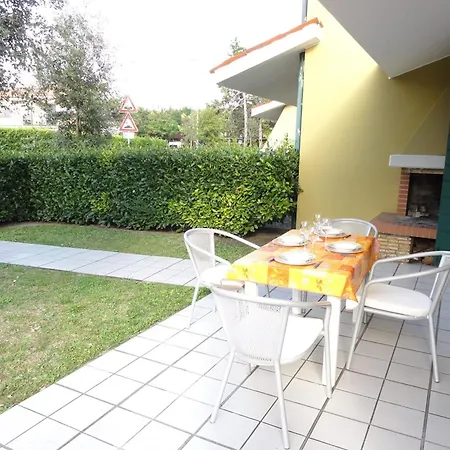 Appartamento With Outdoor Patio And Fireplace