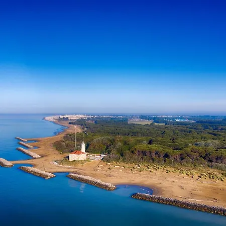 With Outdoor Patio And Fireplace * Bibione