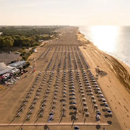 Apartment With Outdoor Patio And Fireplace